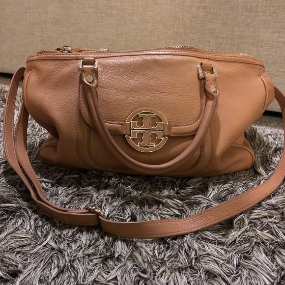 Tory Burch Handbags - Tory Burch Amanda Double Zip Tote